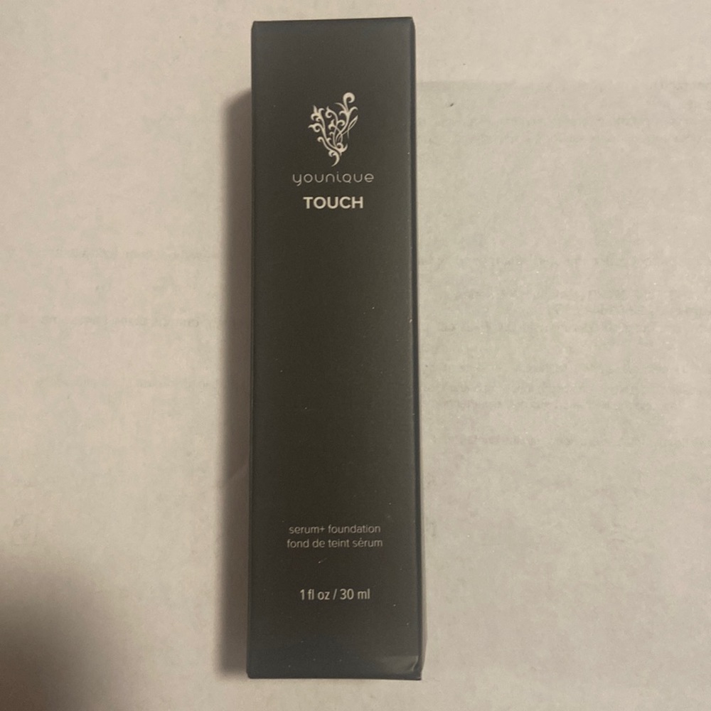 Younique Touch serum + foundation in the shade Velour